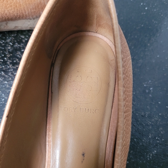 Tory Burch Tan leater Low Wedge Shoes - Picture 9 of 10